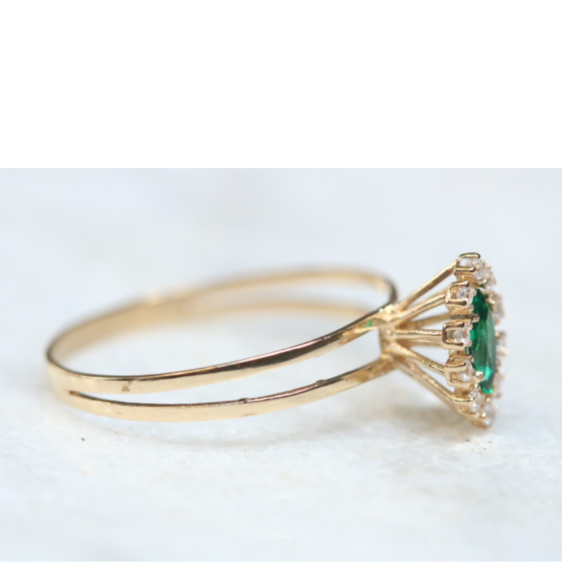 Anel de Formatura 18k 1 Pedra Navete Verde e 16 Diamante ou Zircônia - Imagem 4